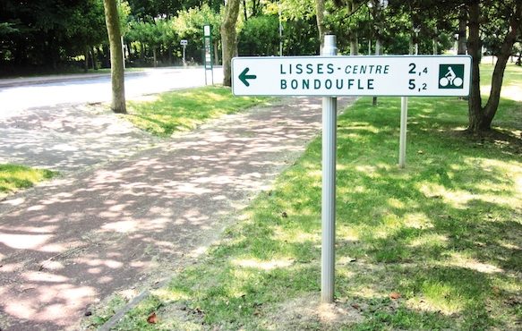 Signalisation directionnelle vélo par Lacroix City